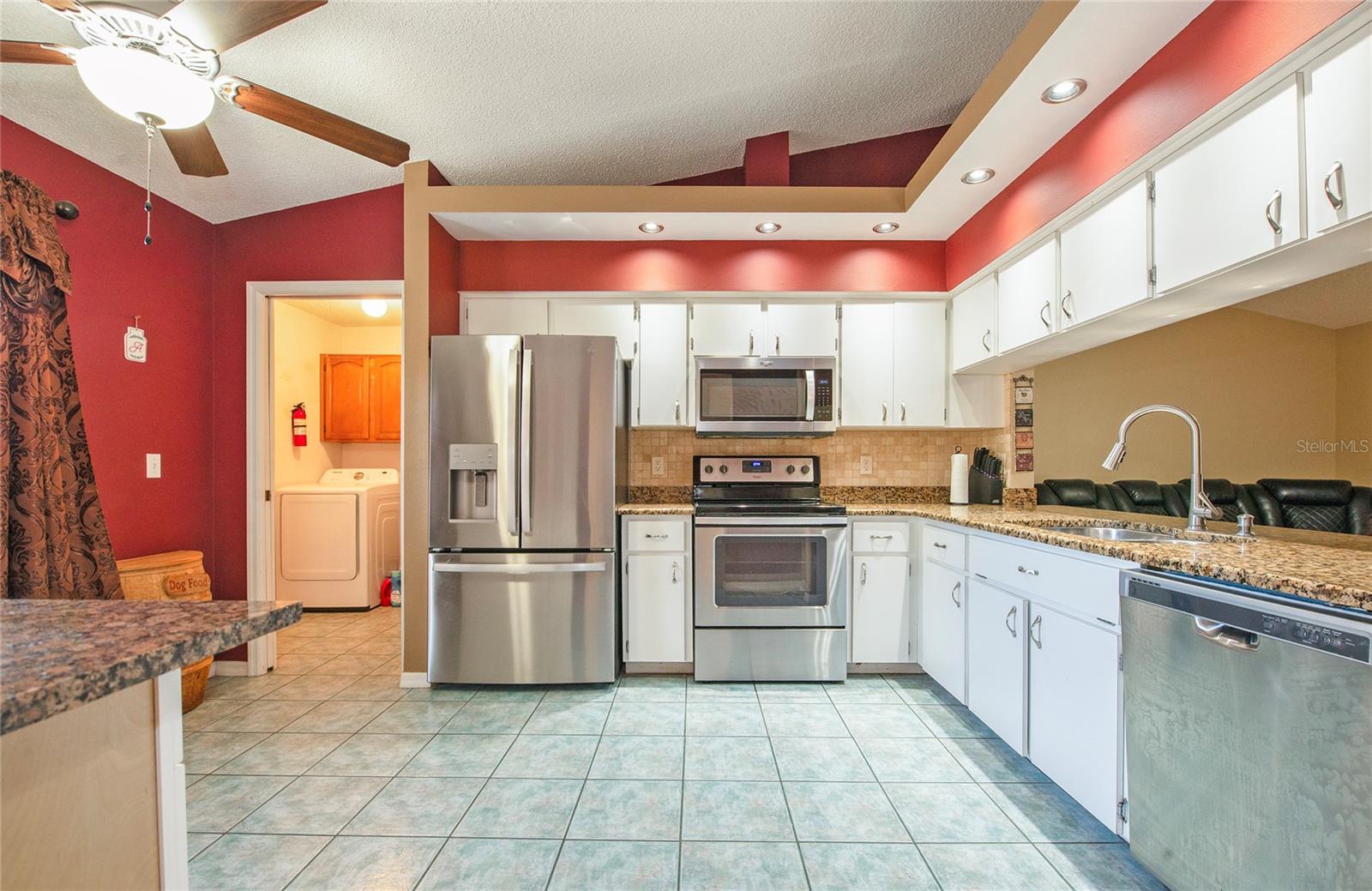 Image 17 of 50 For 18910 Emerald Ridge Drive