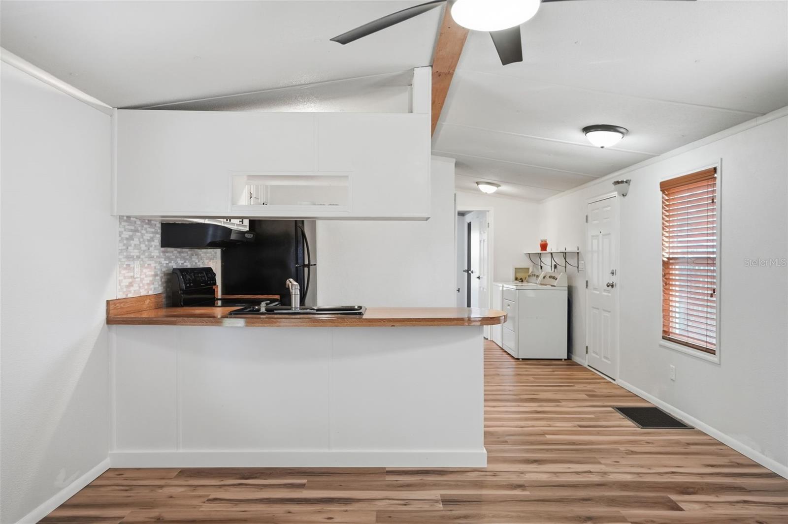 Image 11 of 33 For 18180 Highbury Boulevard