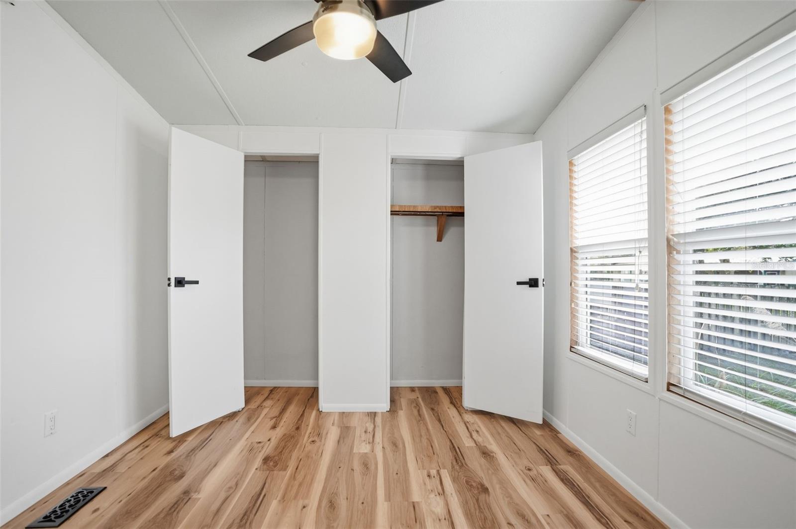 Image 12 of 33 For 18180 Highbury Boulevard