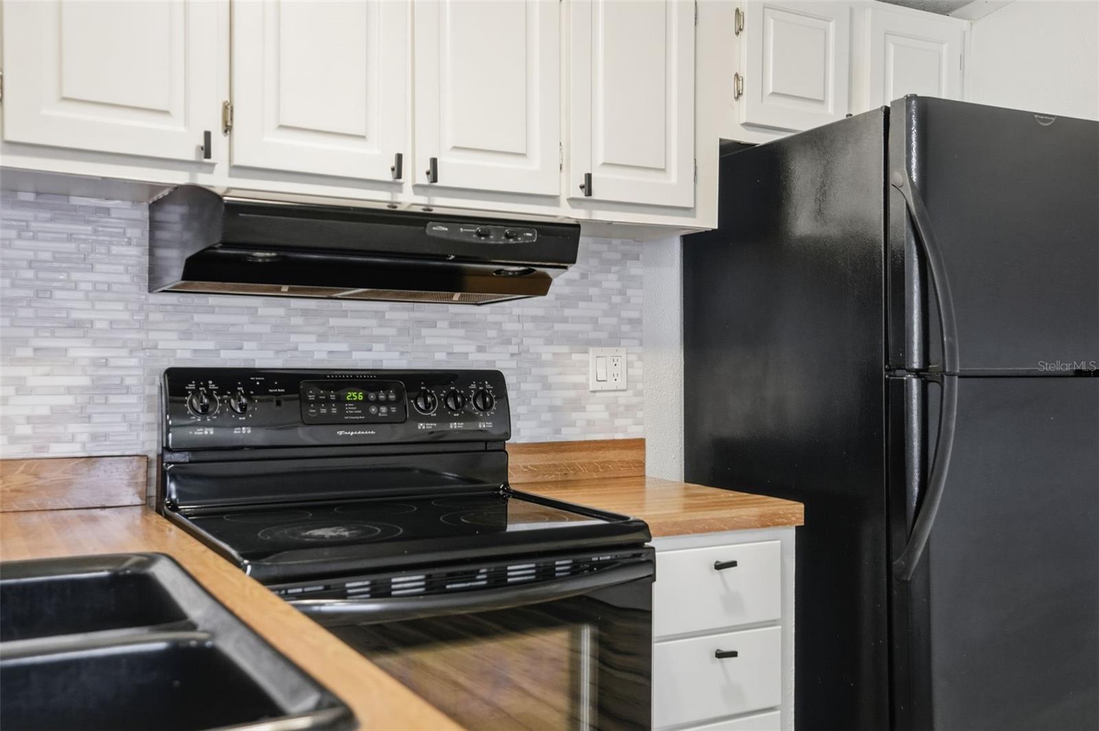 Image 14 of 33 For 18180 Highbury Boulevard