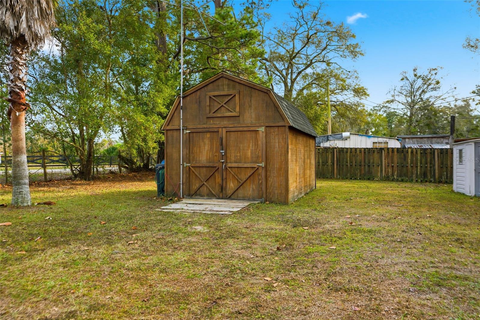 Image 18 of 33 For 18180 Highbury Boulevard