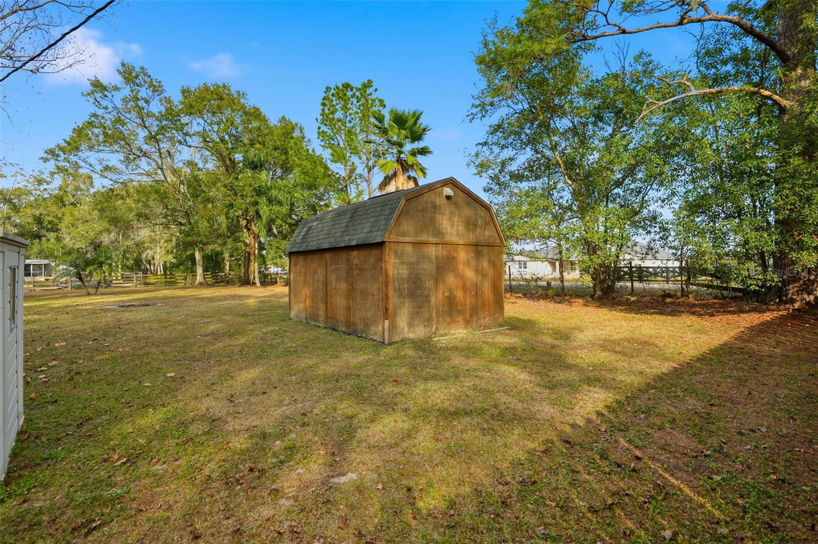 Image 19 of 33 For 18180 Highbury Boulevard