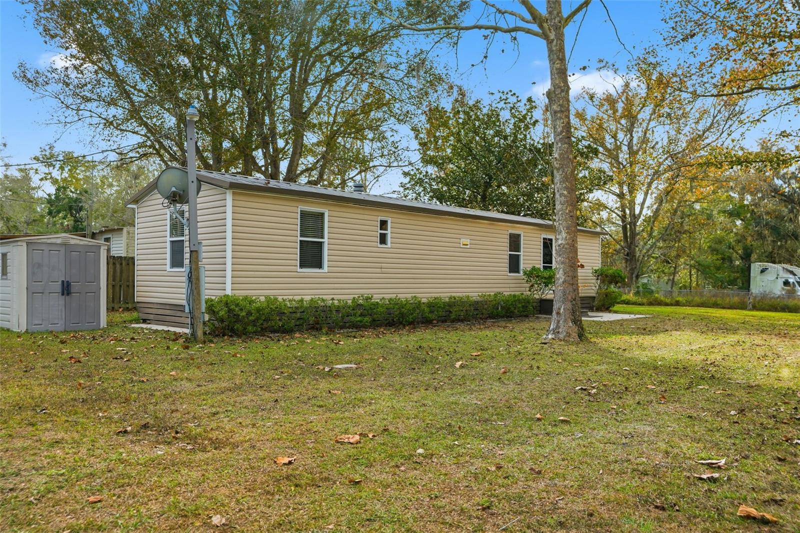 Image 21 of 33 For 18180 Highbury Boulevard