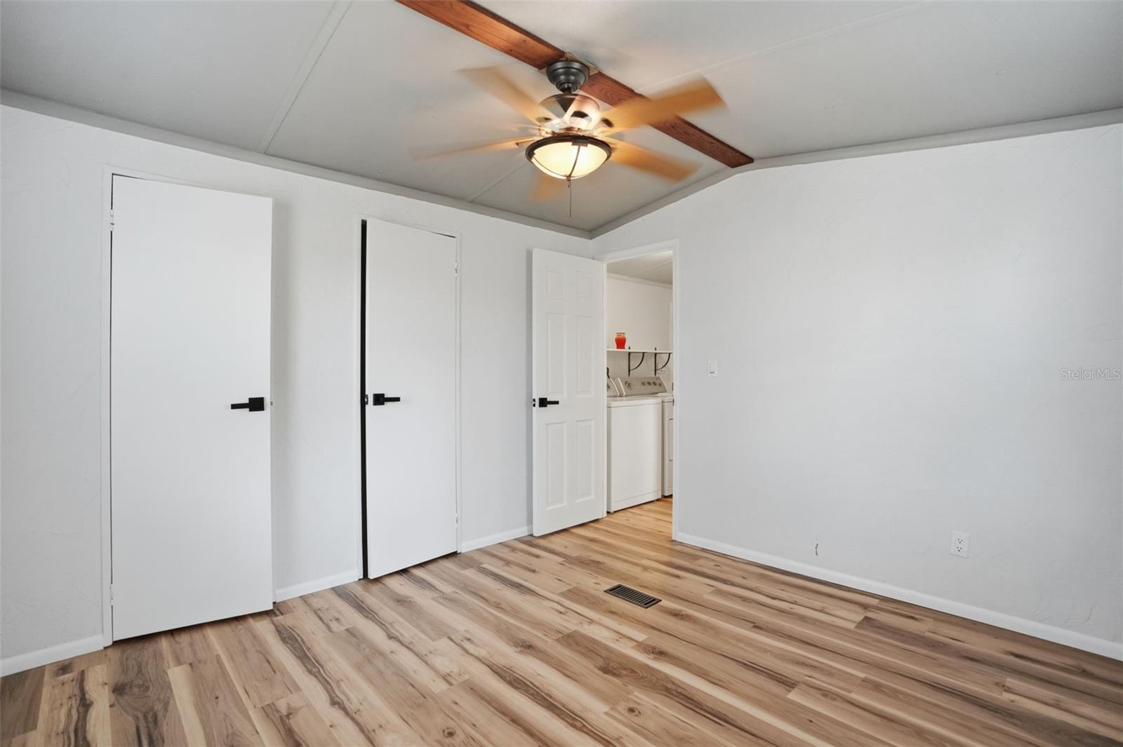 Image 22 of 33 For 18180 Highbury Boulevard