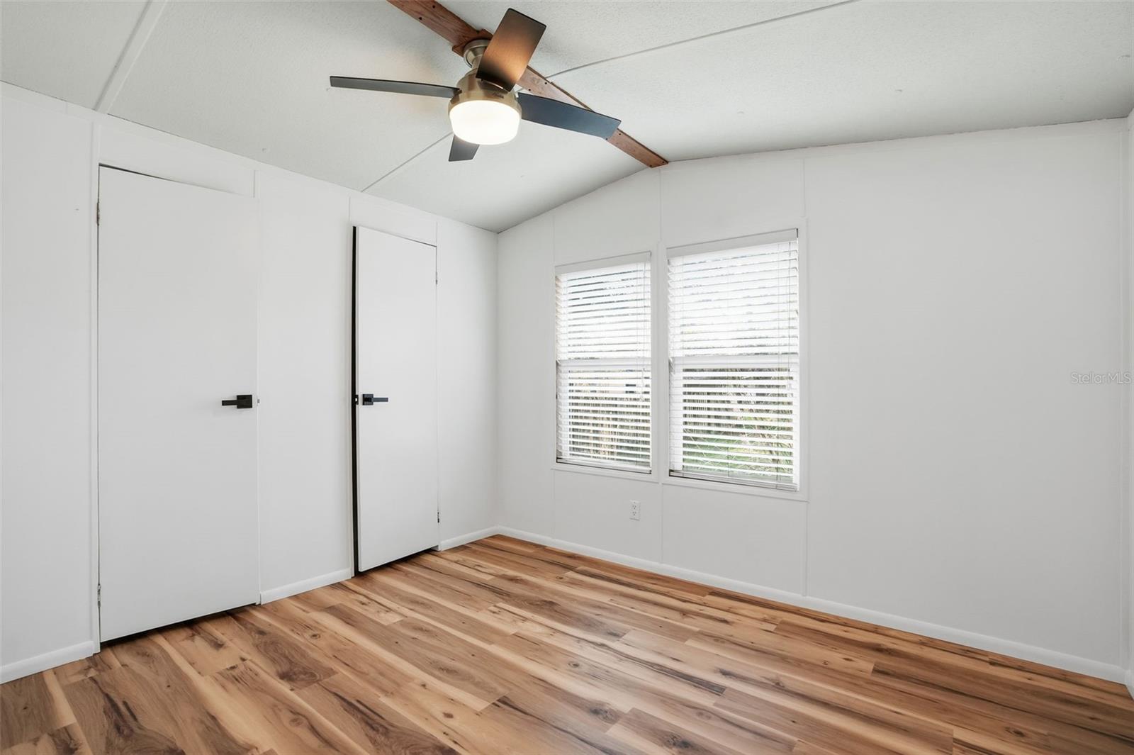 Image 25 of 33 For 18180 Highbury Boulevard