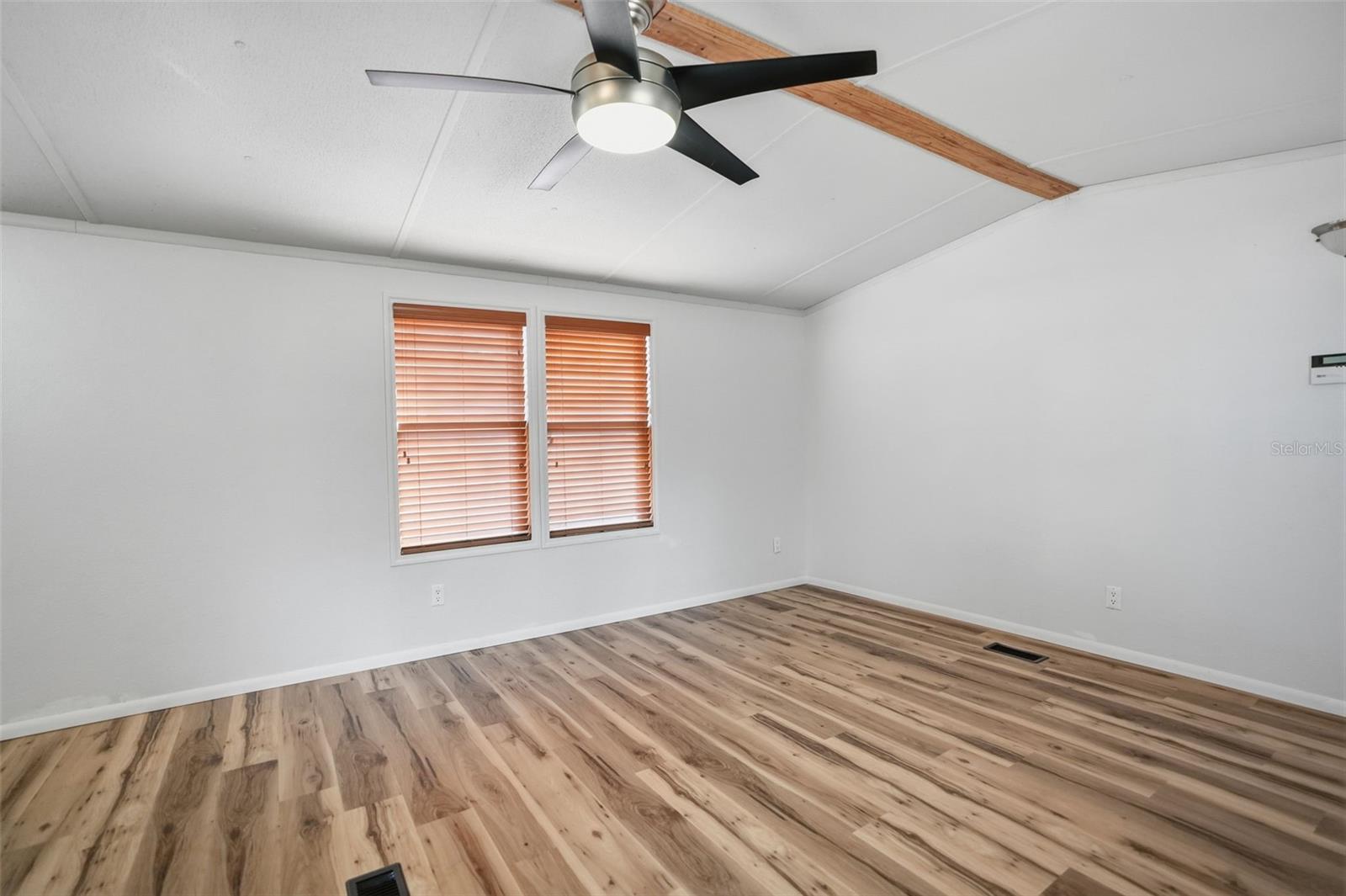 Image 26 of 33 For 18180 Highbury Boulevard