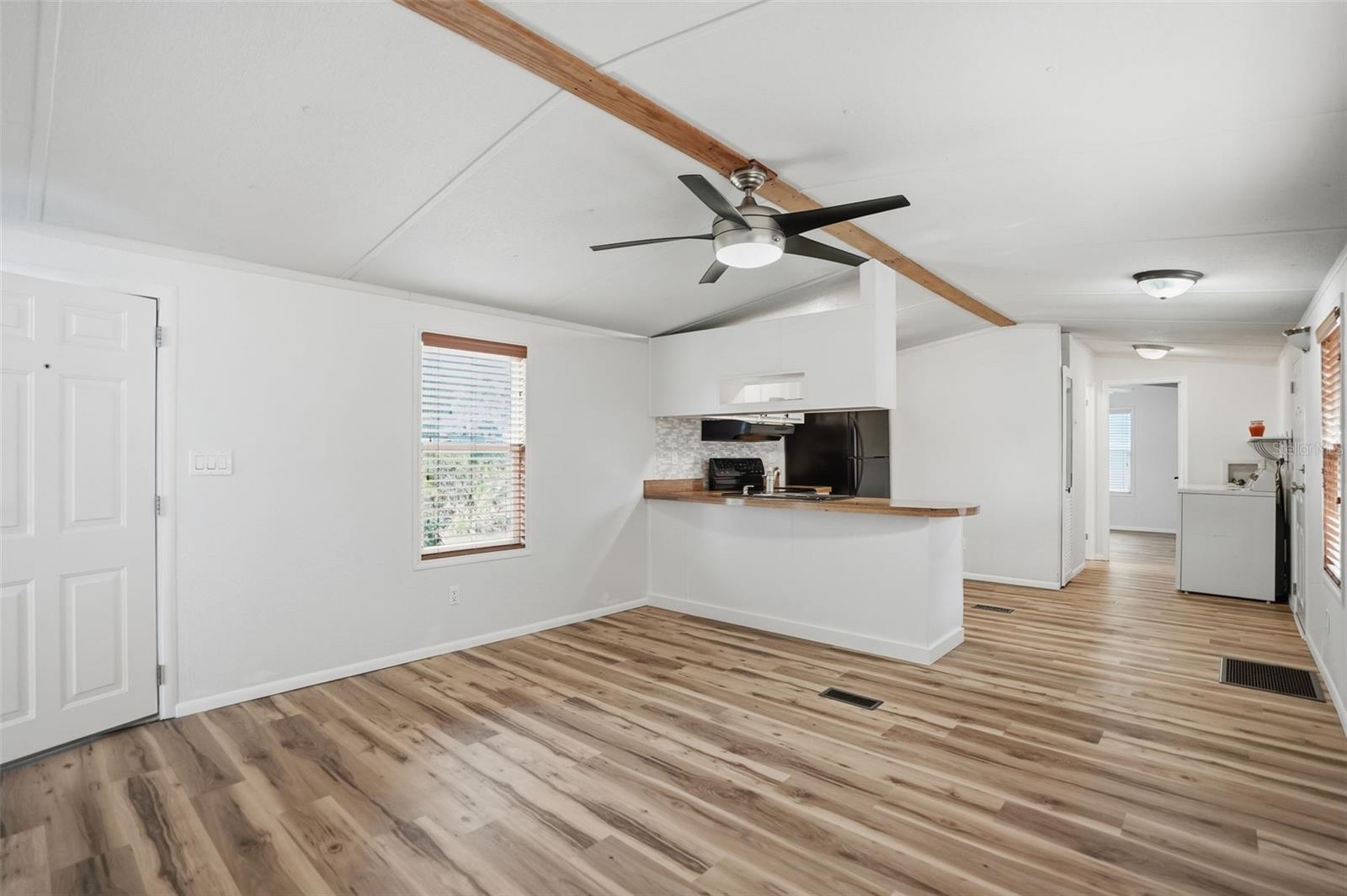 Image 8 of 33 For 18180 Highbury Boulevard