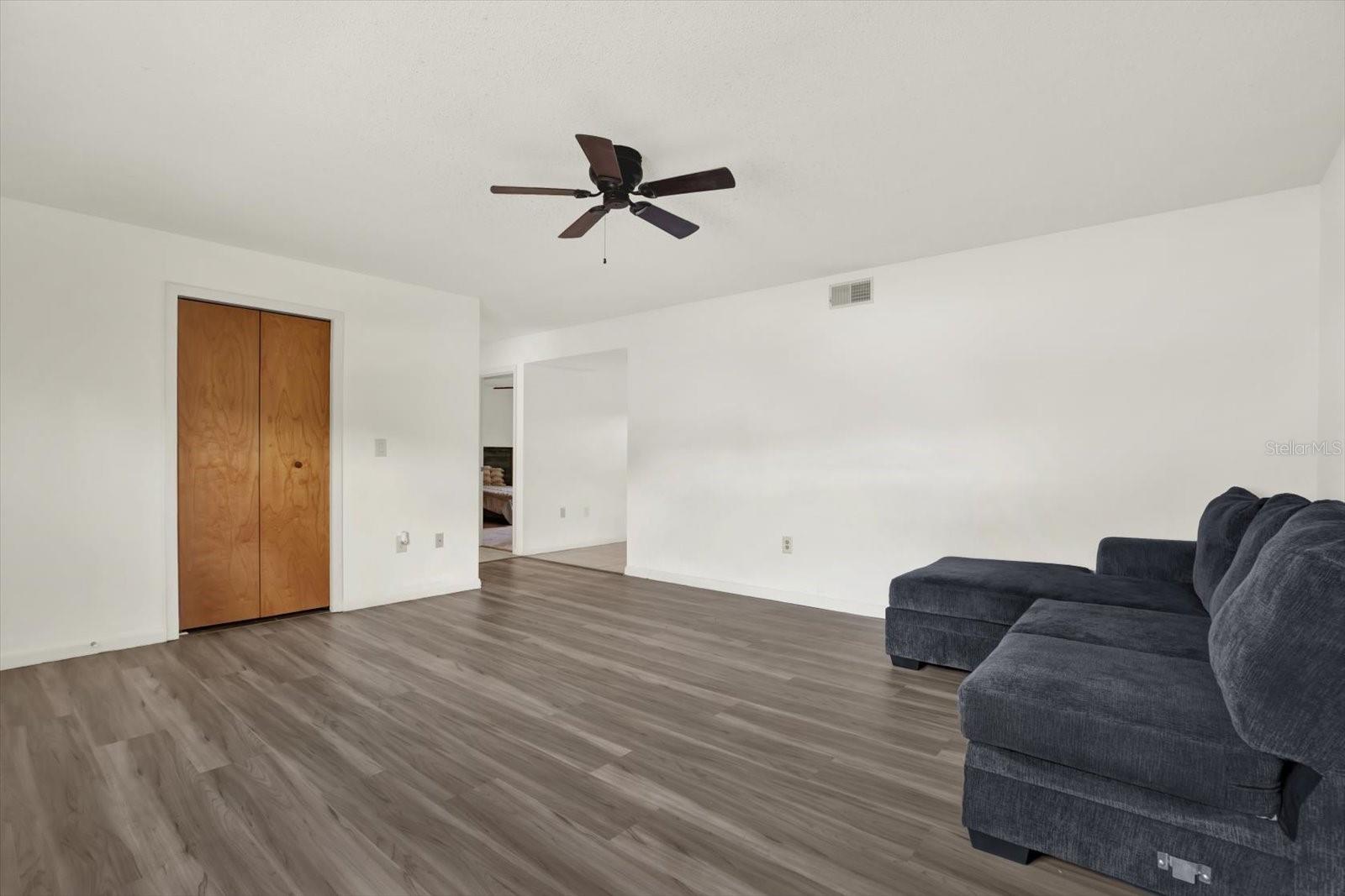 Image 5 of 22 For 31205 Lancewood Drive