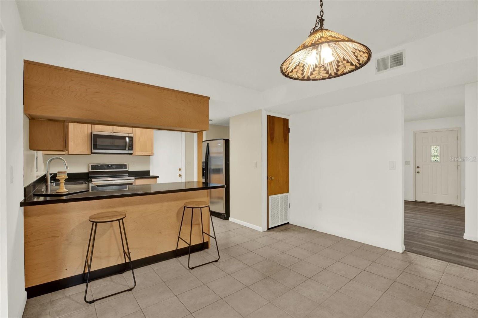 Image 8 of 22 For 31205 Lancewood Drive