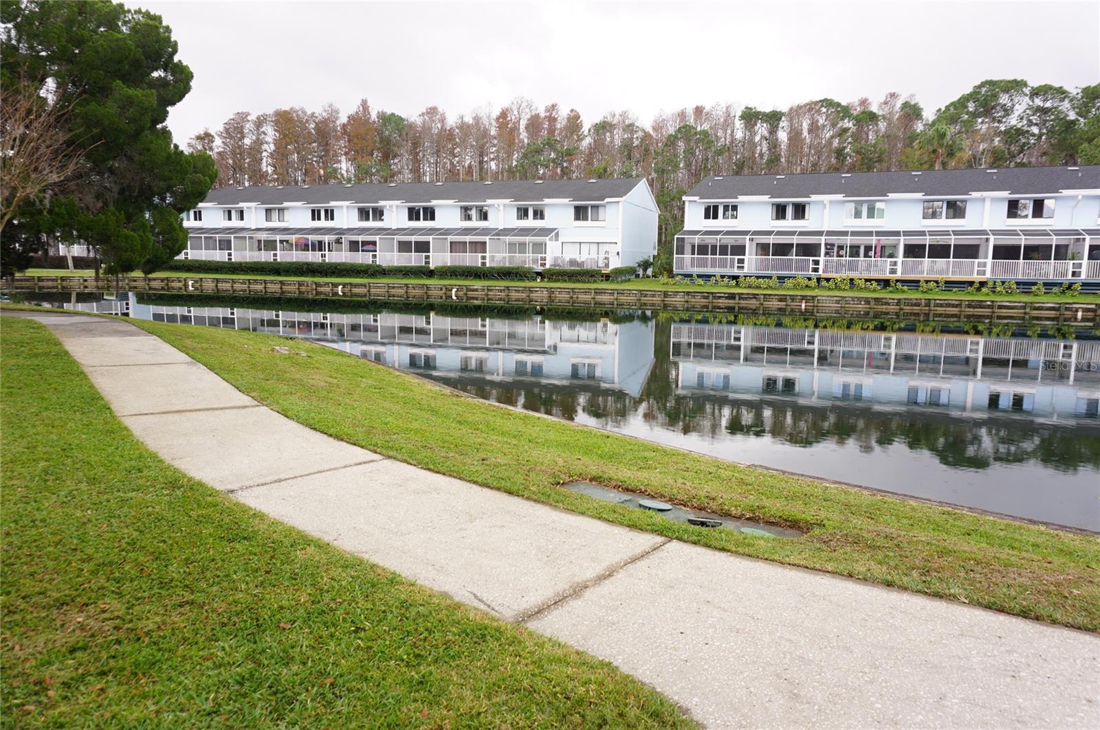 Image 27 of 28 For 1865 Mazo Manor J5