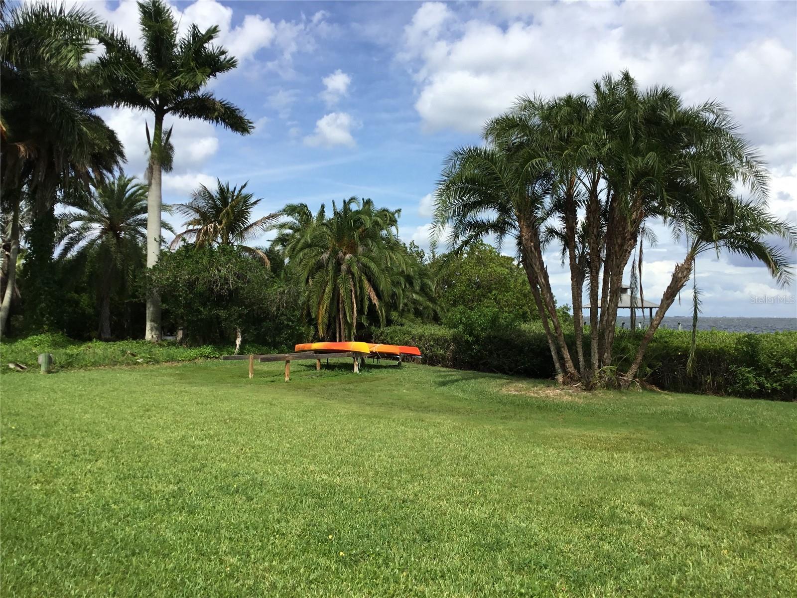 Image 22 of 39 For 413 Bayshore Boulevard B2