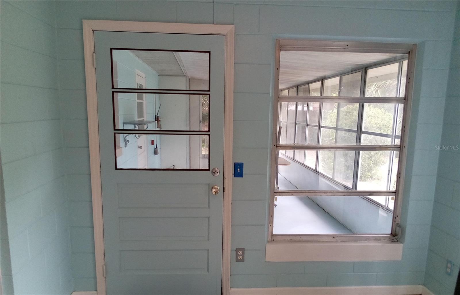 Image 16 of 19 For 3695 Dale Court