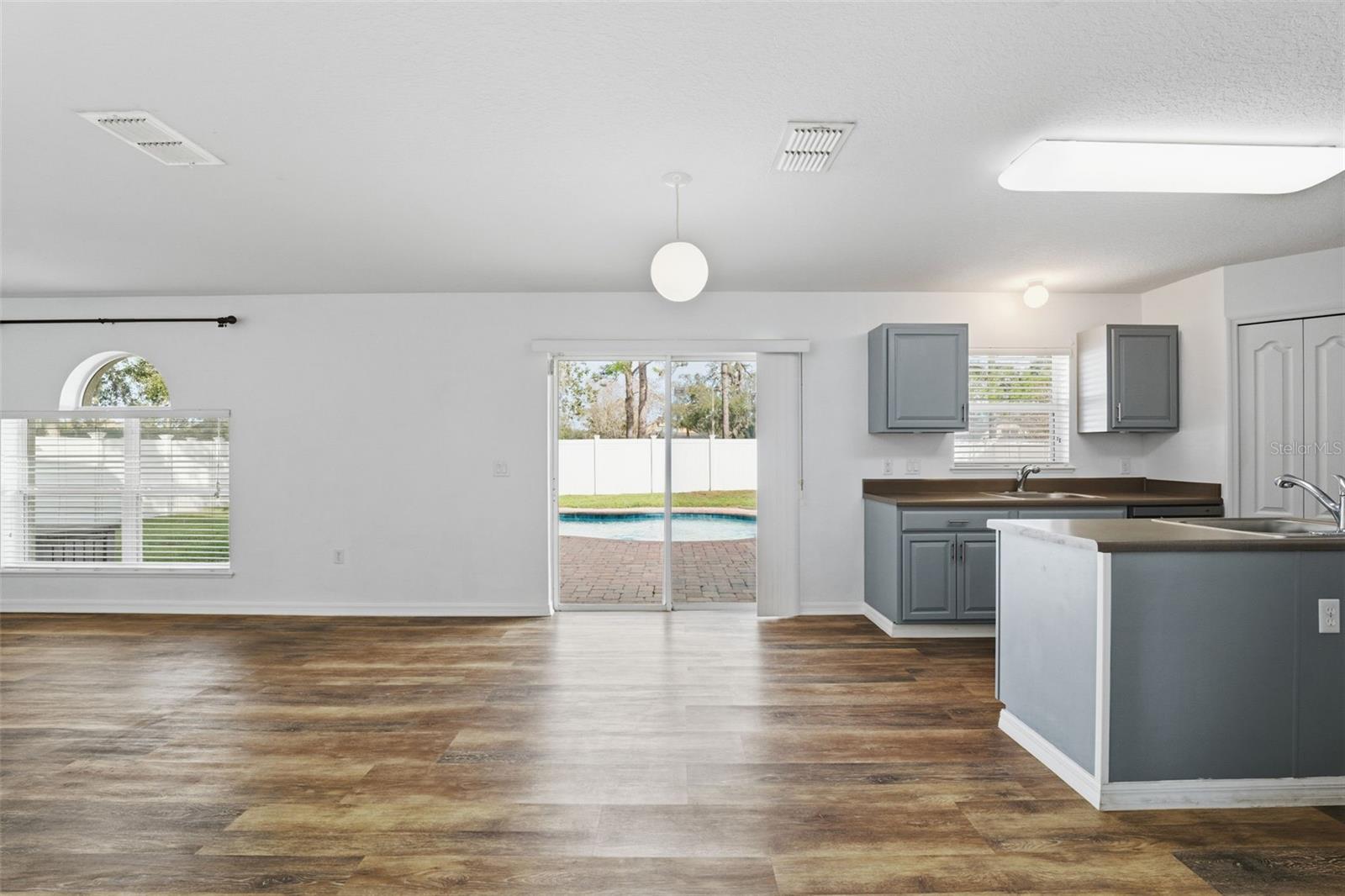 Image 10 of 70 For 14348 Finsbury Drive