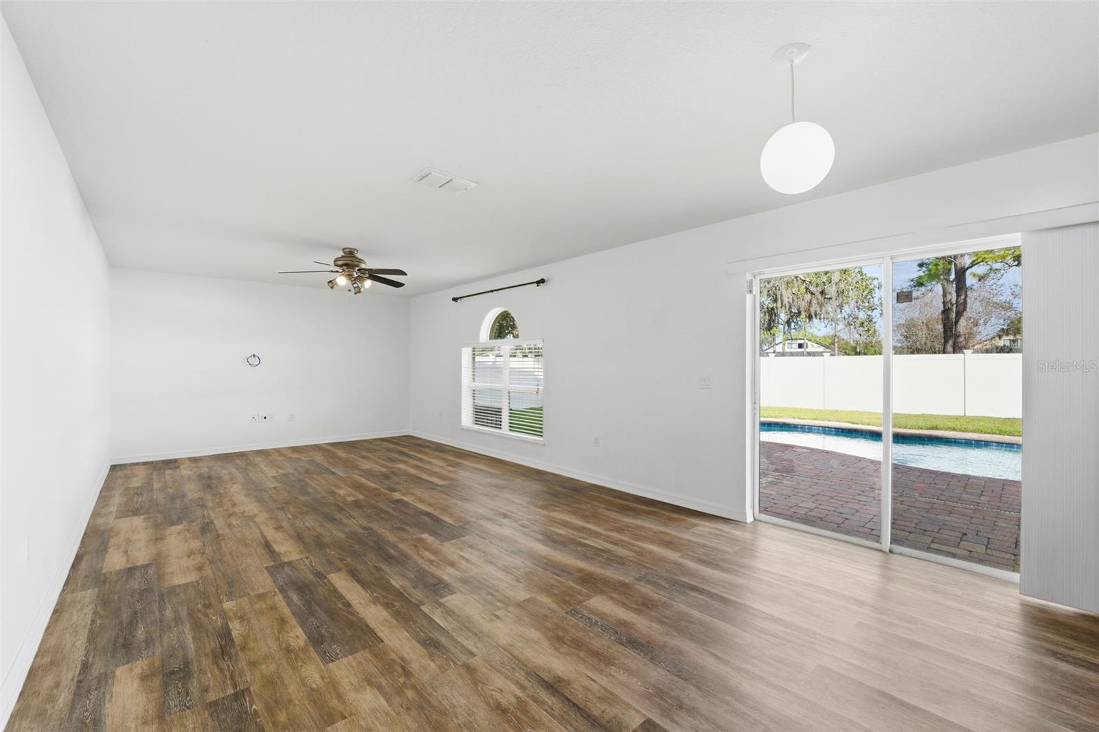 Image 11 of 70 For 14348 Finsbury Drive