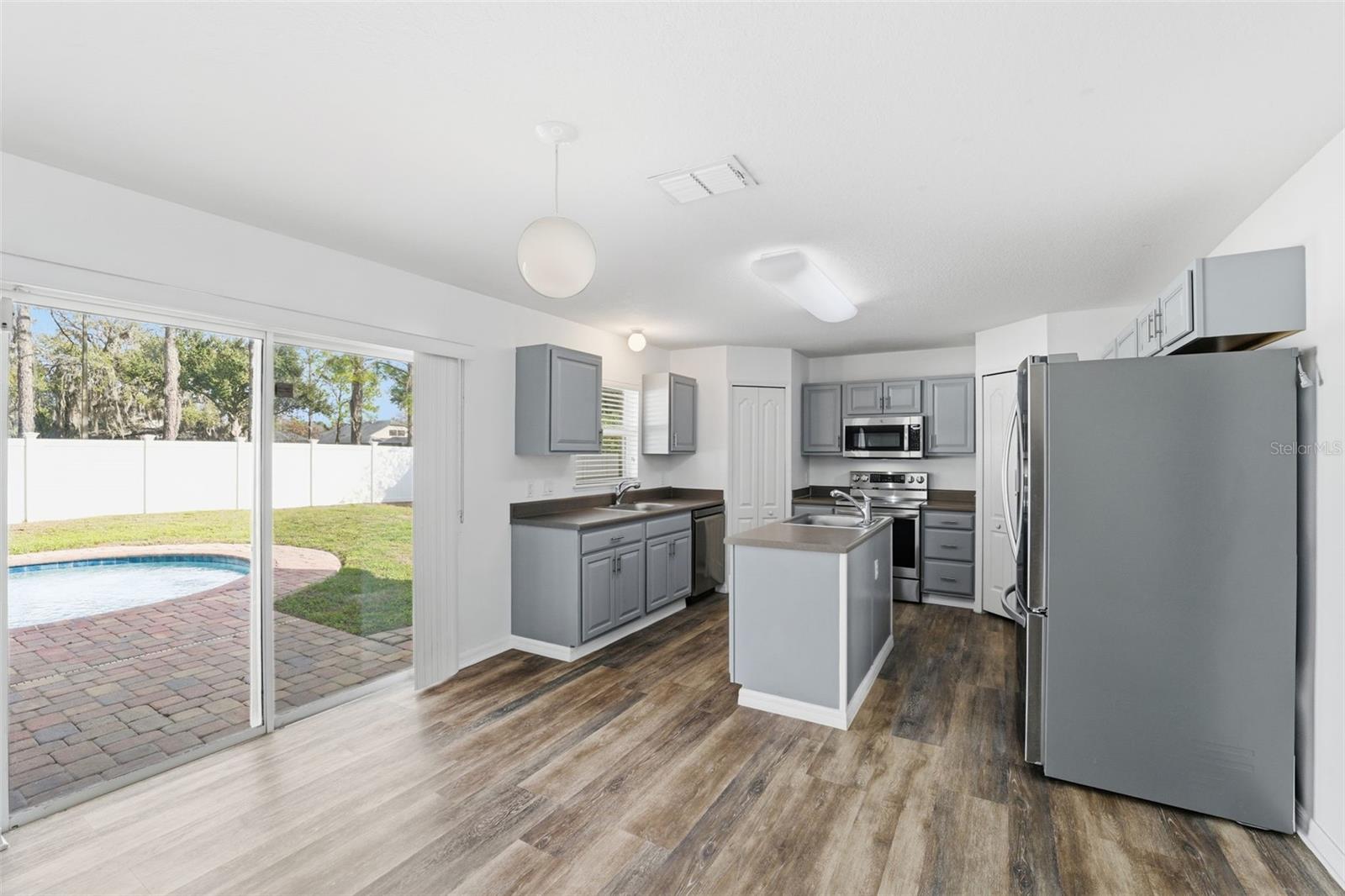 Image 14 of 70 For 14348 Finsbury Drive