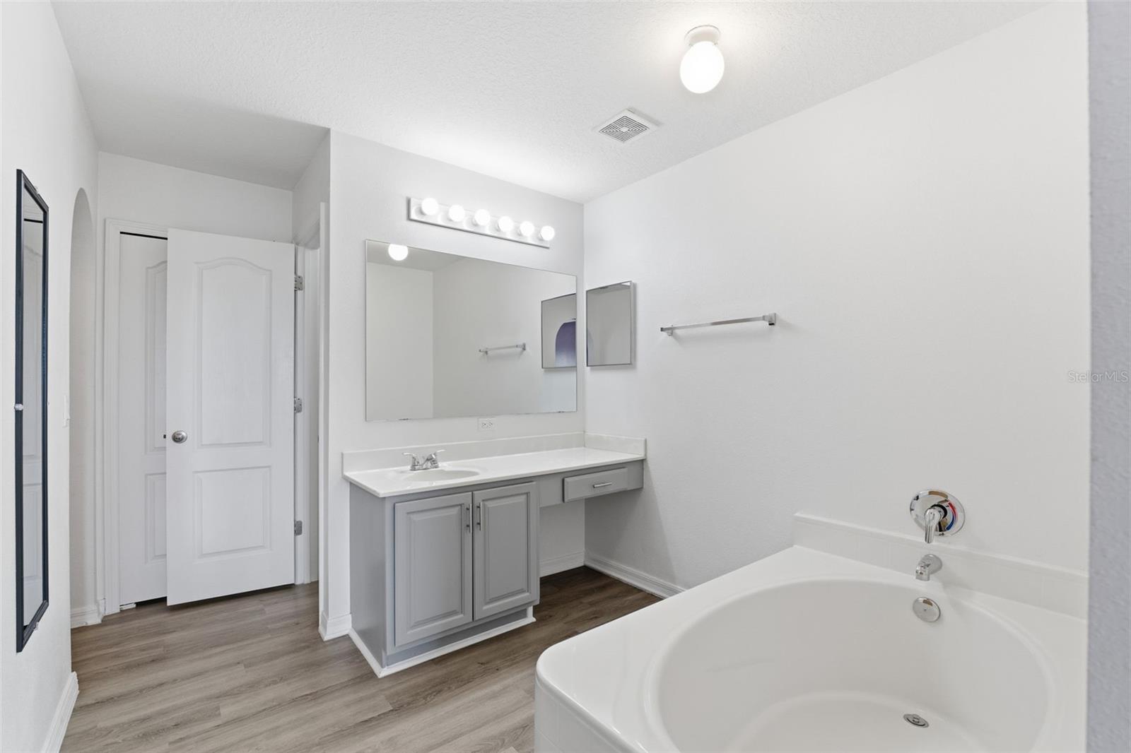 Image 20 of 70 For 14348 Finsbury Drive