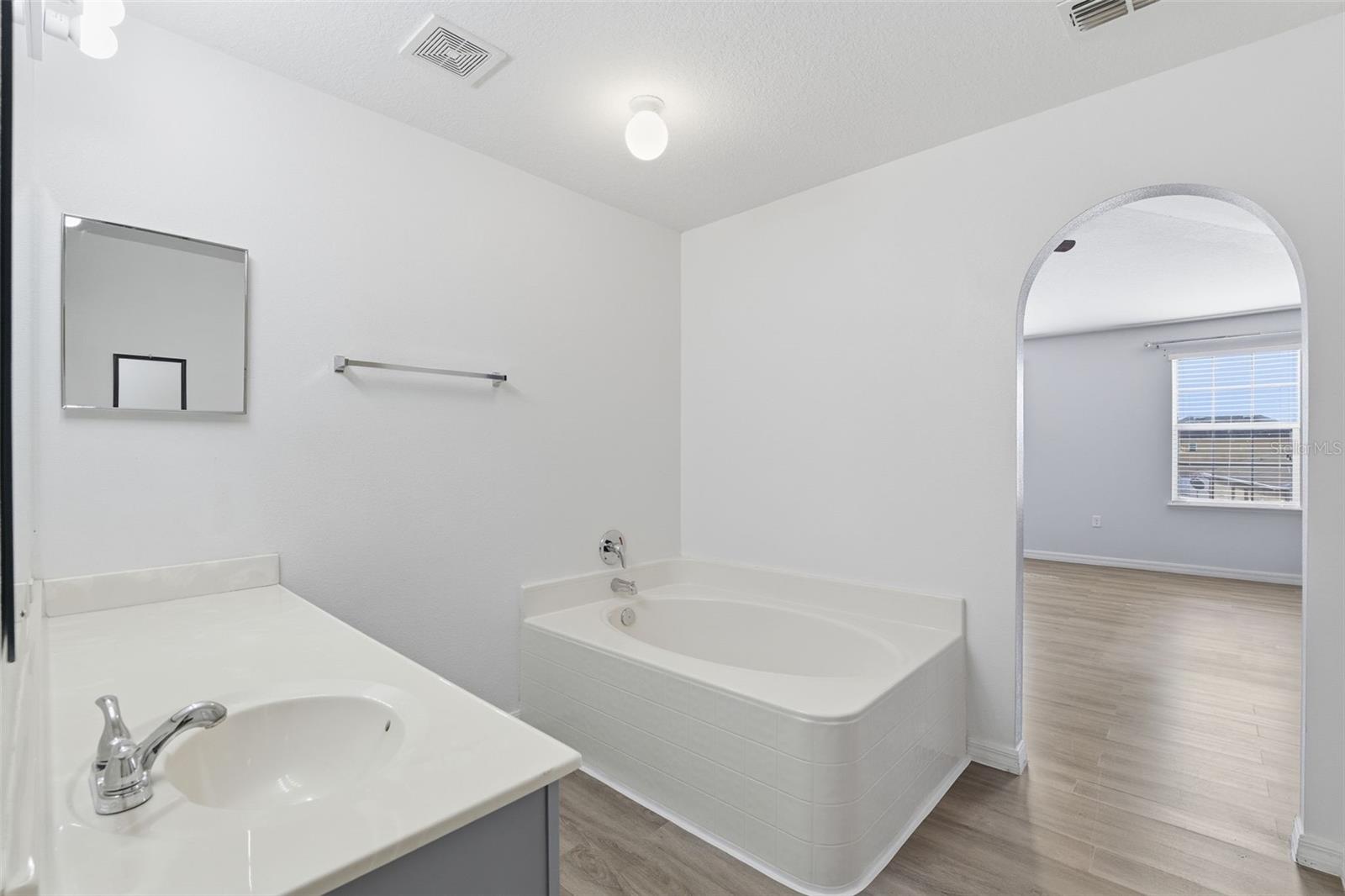 Image 21 of 70 For 14348 Finsbury Drive