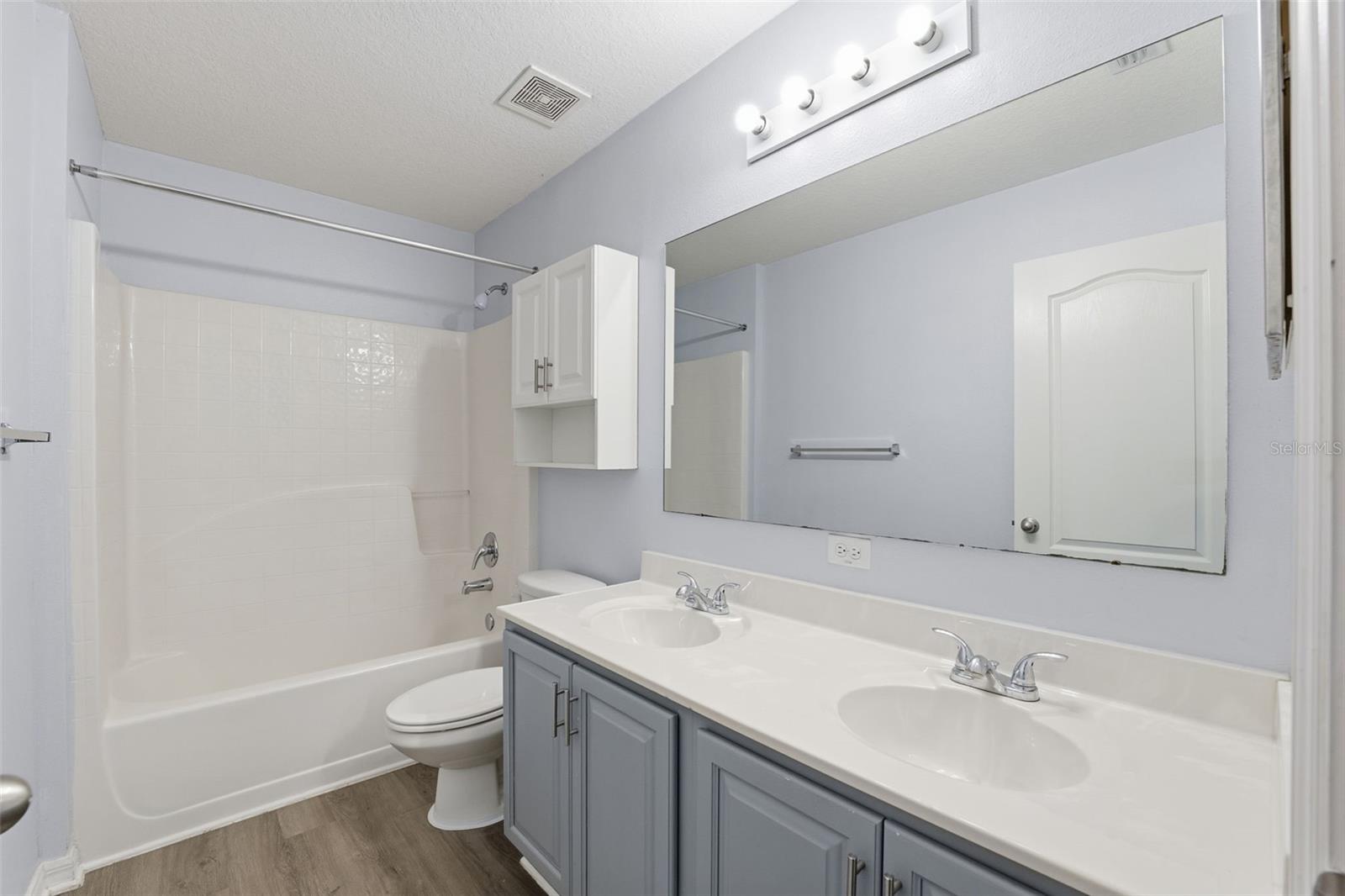 Image 28 of 70 For 14348 Finsbury Drive