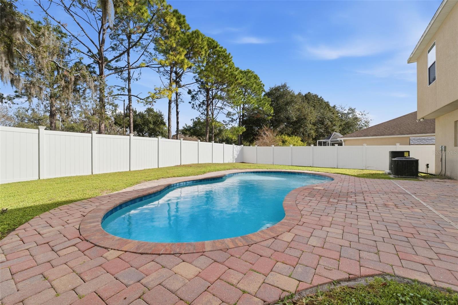 Image 33 of 70 For 14348 Finsbury Drive