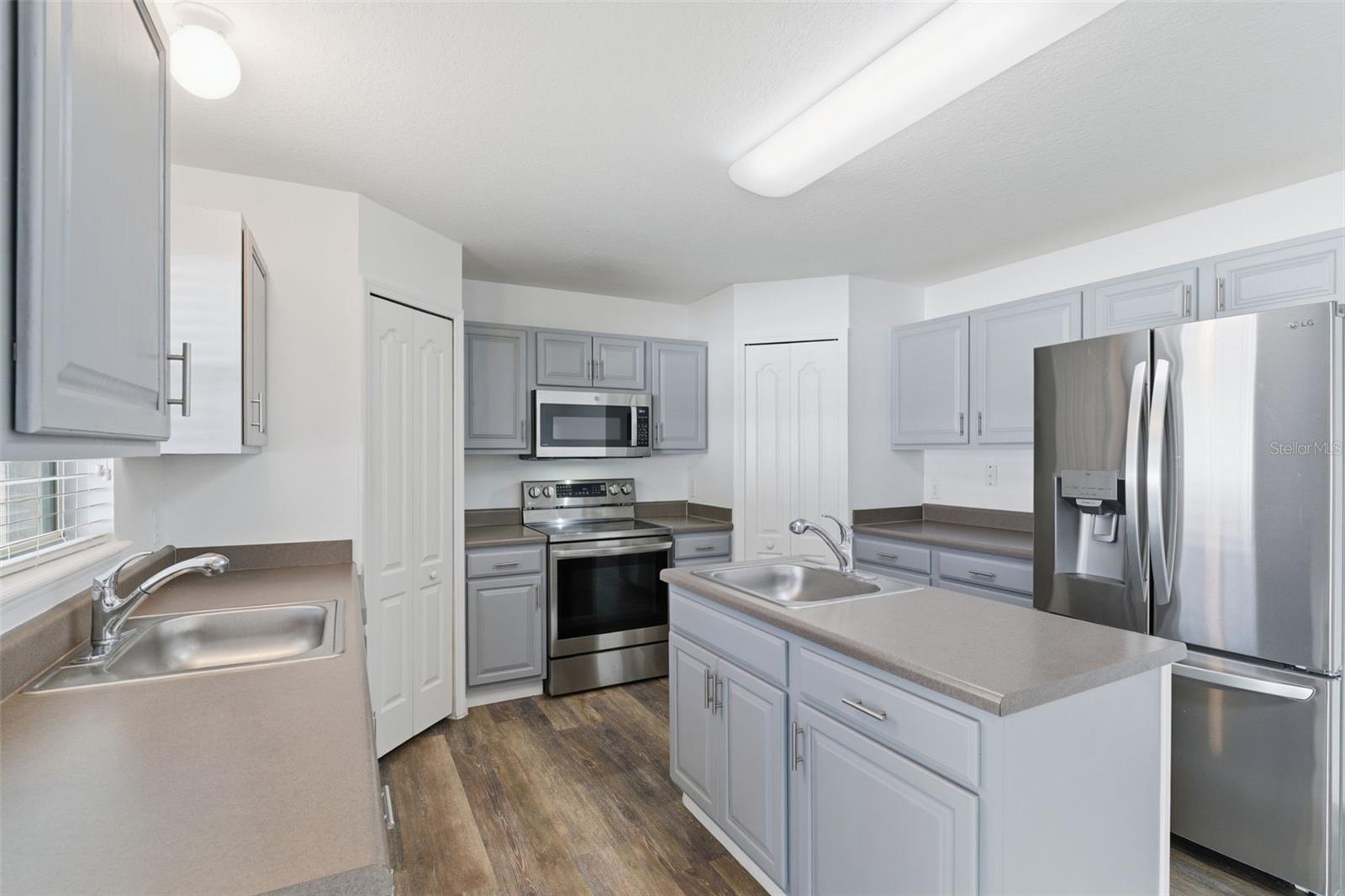 Image 64 of 70 For 14348 Finsbury Drive