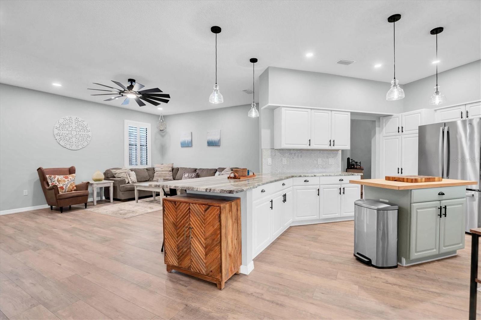 Image 12 of 53 For 4814 Yellowstone Drive