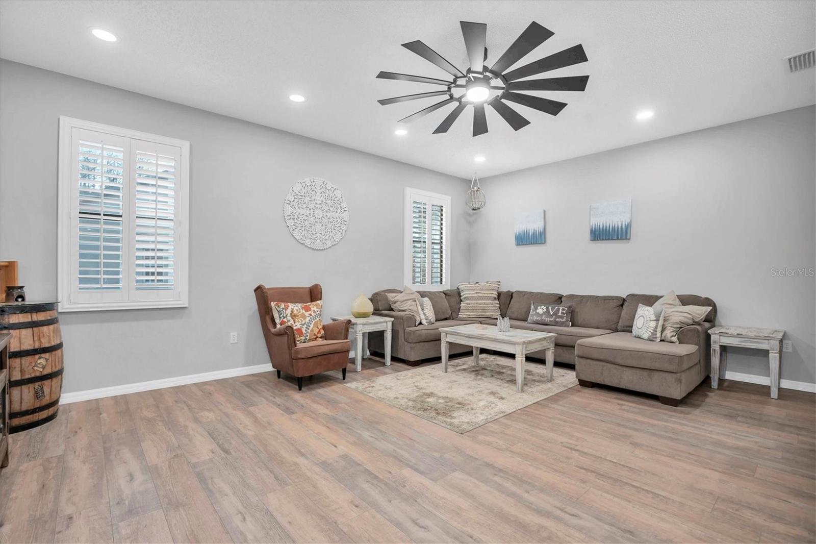 Image 17 of 53 For 4814 Yellowstone Drive