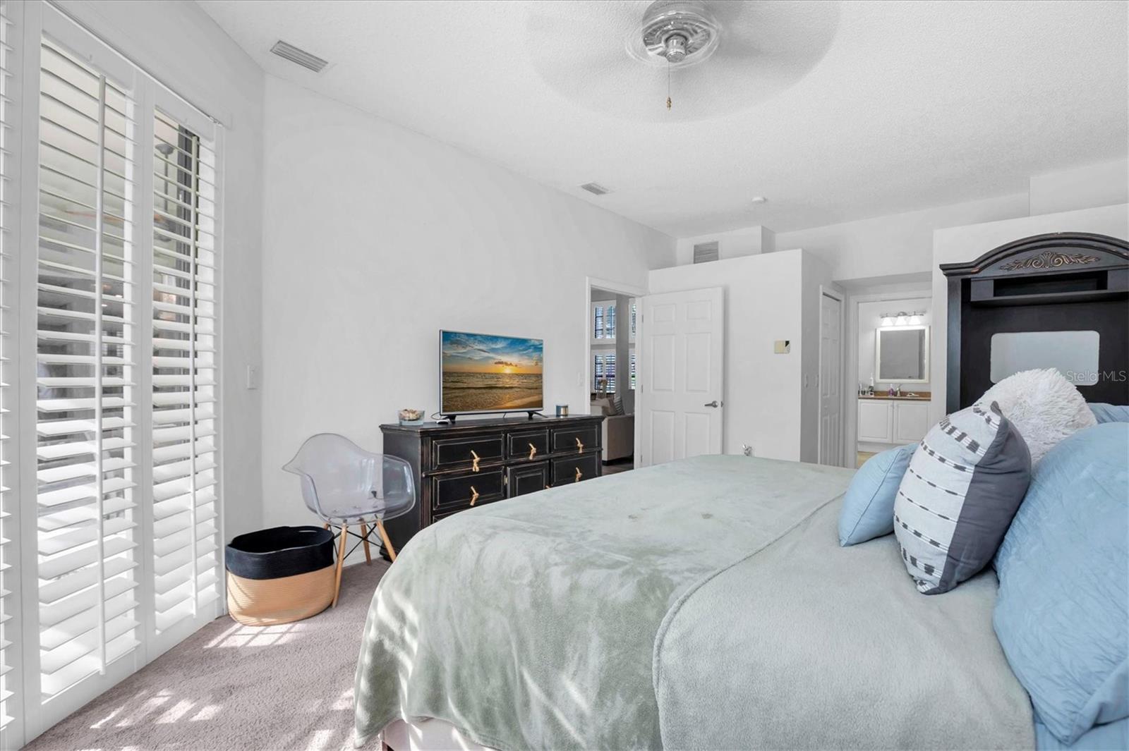 Image 23 of 53 For 4814 Yellowstone Drive