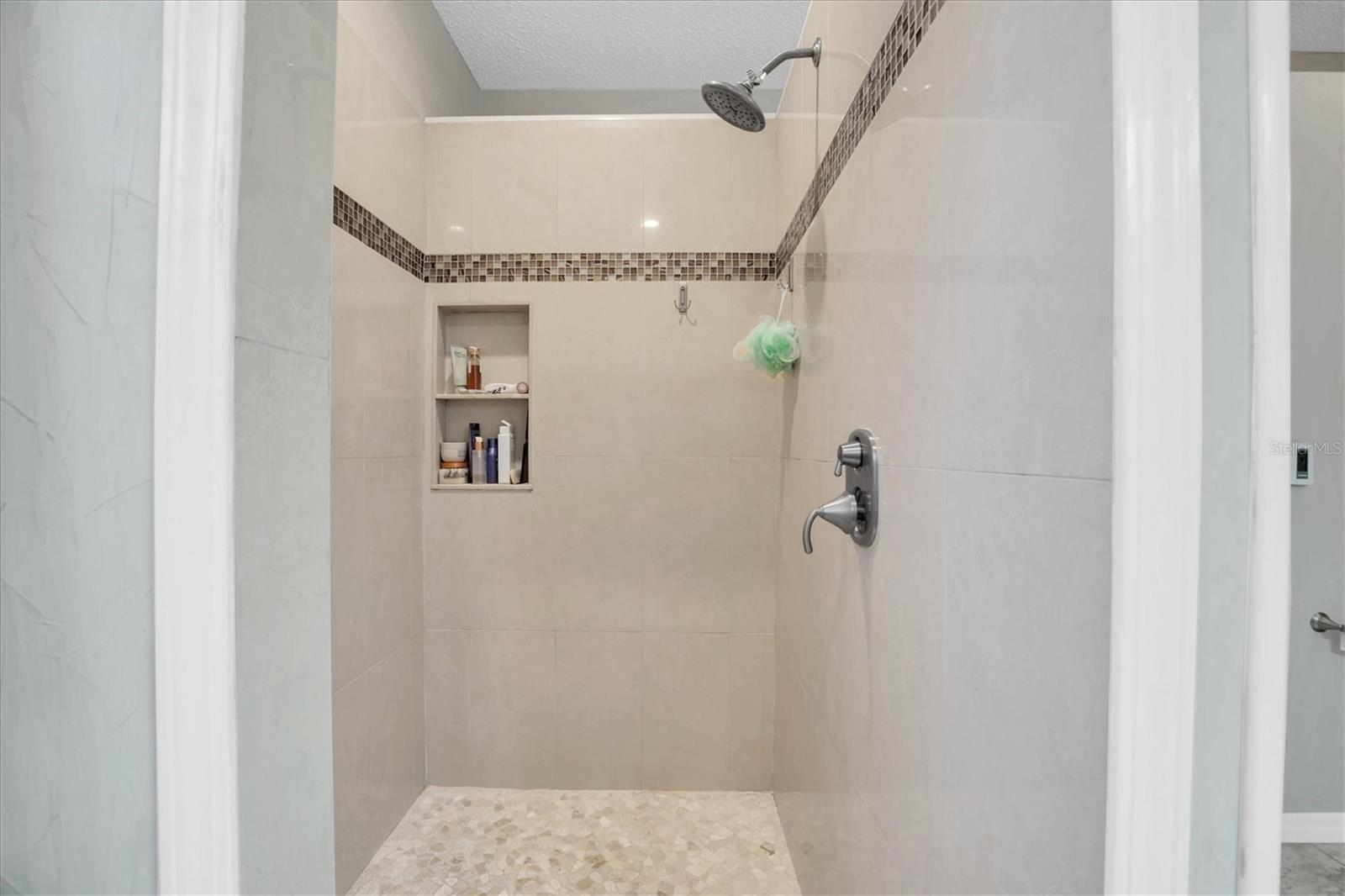 Image 26 of 53 For 4814 Yellowstone Drive