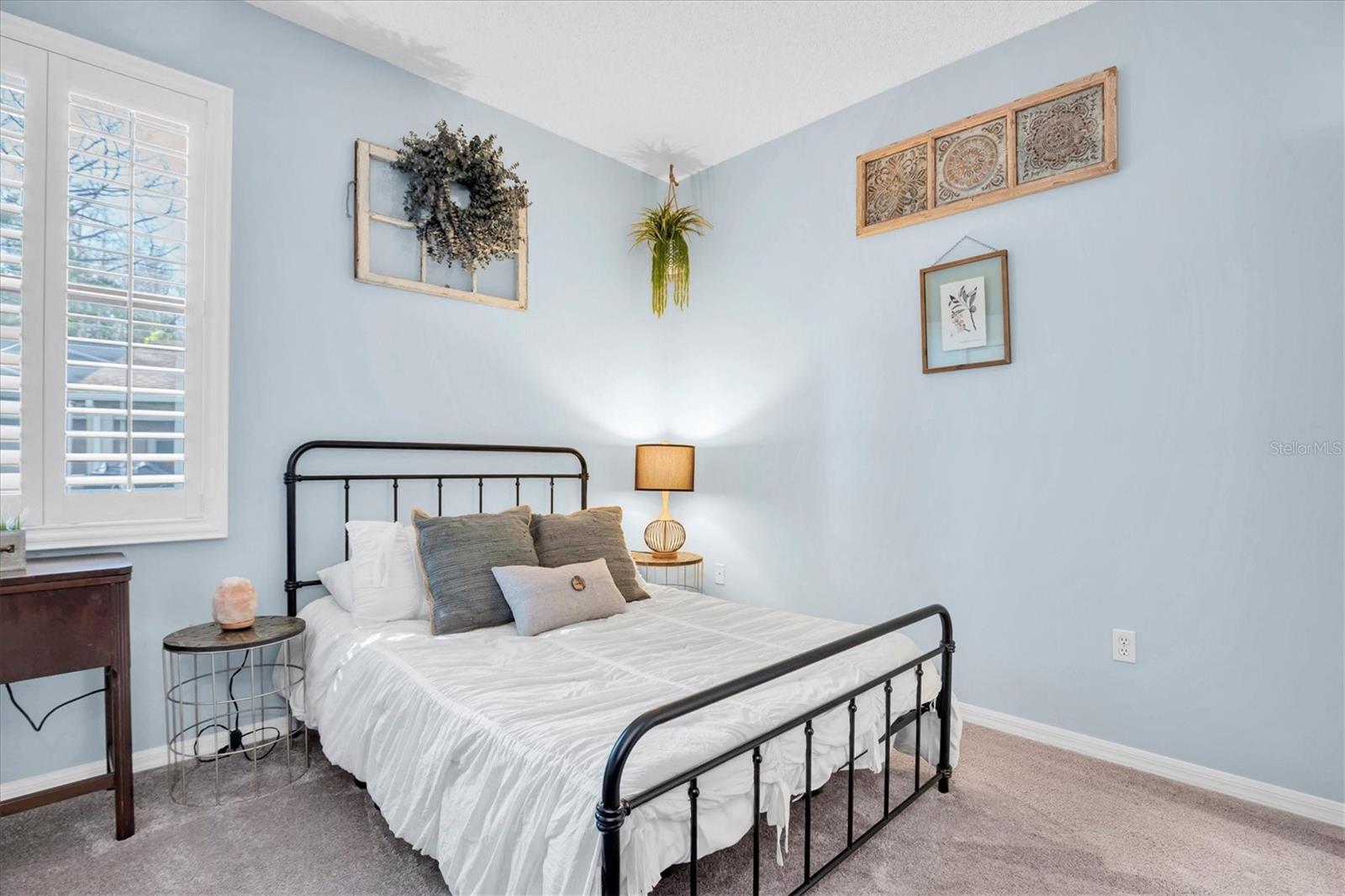 Image 31 of 53 For 4814 Yellowstone Drive