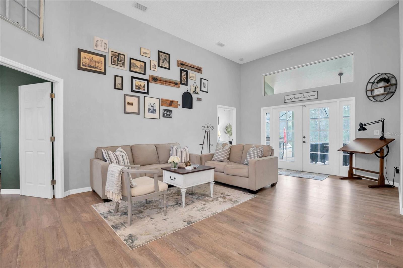 Image 5 of 53 For 4814 Yellowstone Drive