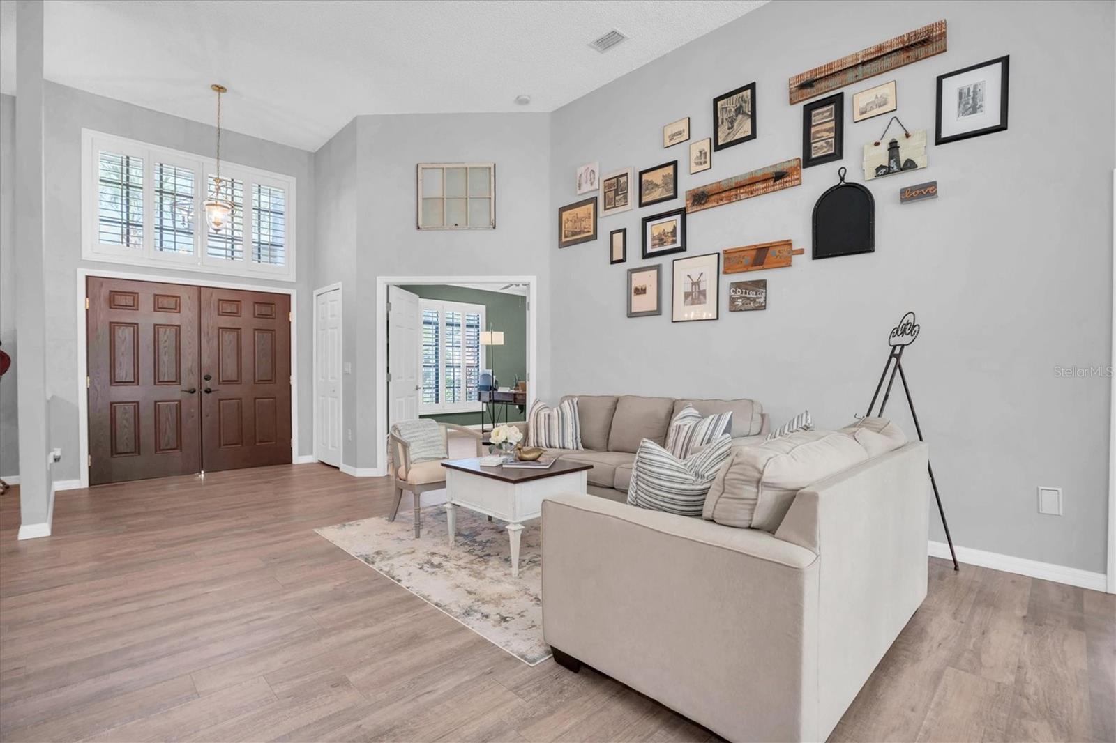 Image 6 of 53 For 4814 Yellowstone Drive