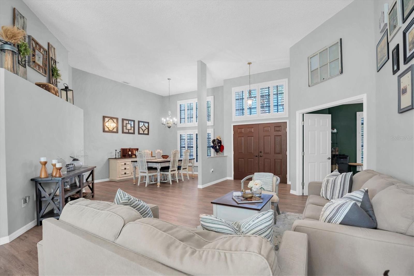 Image 7 of 53 For 4814 Yellowstone Drive