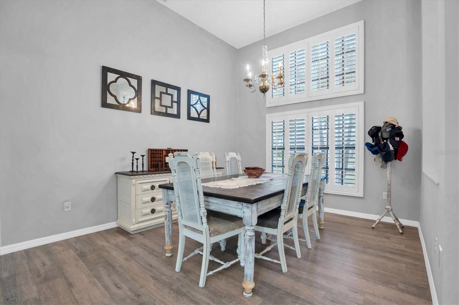 Image 9 of 53 For 4814 Yellowstone Drive