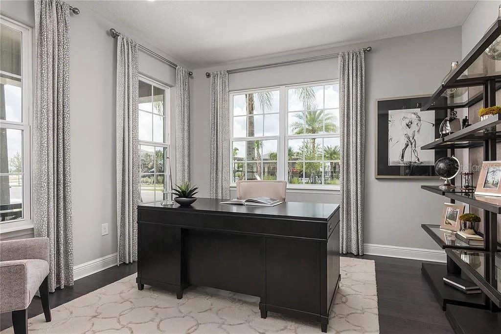 Image 12 of 21 For 3796 Isle Royal Place