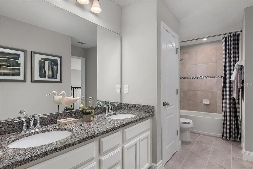 Image 15 of 21 For 3796 Isle Royal Place