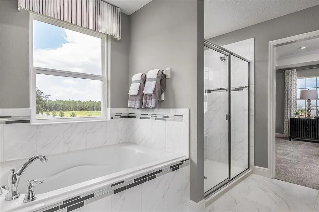 Image 16 of 21 For 3796 Isle Royal Place