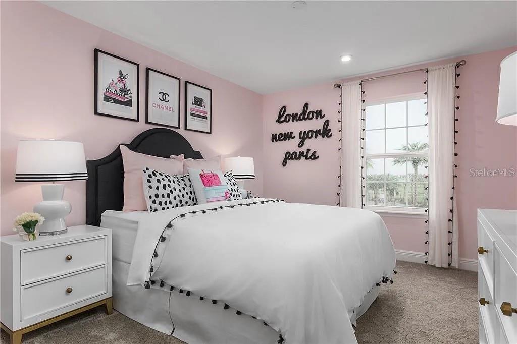 Image 18 of 21 For 3796 Isle Royal Place