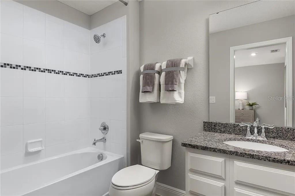 Image 19 of 21 For 3796 Isle Royal Place