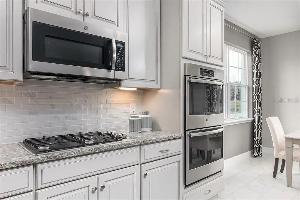 Image 8 of 21 For 3796 Isle Royal Place