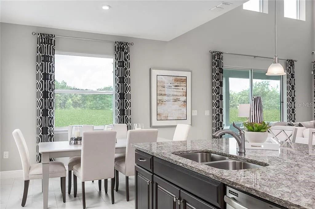 Image 9 of 21 For 3796 Isle Royal Place