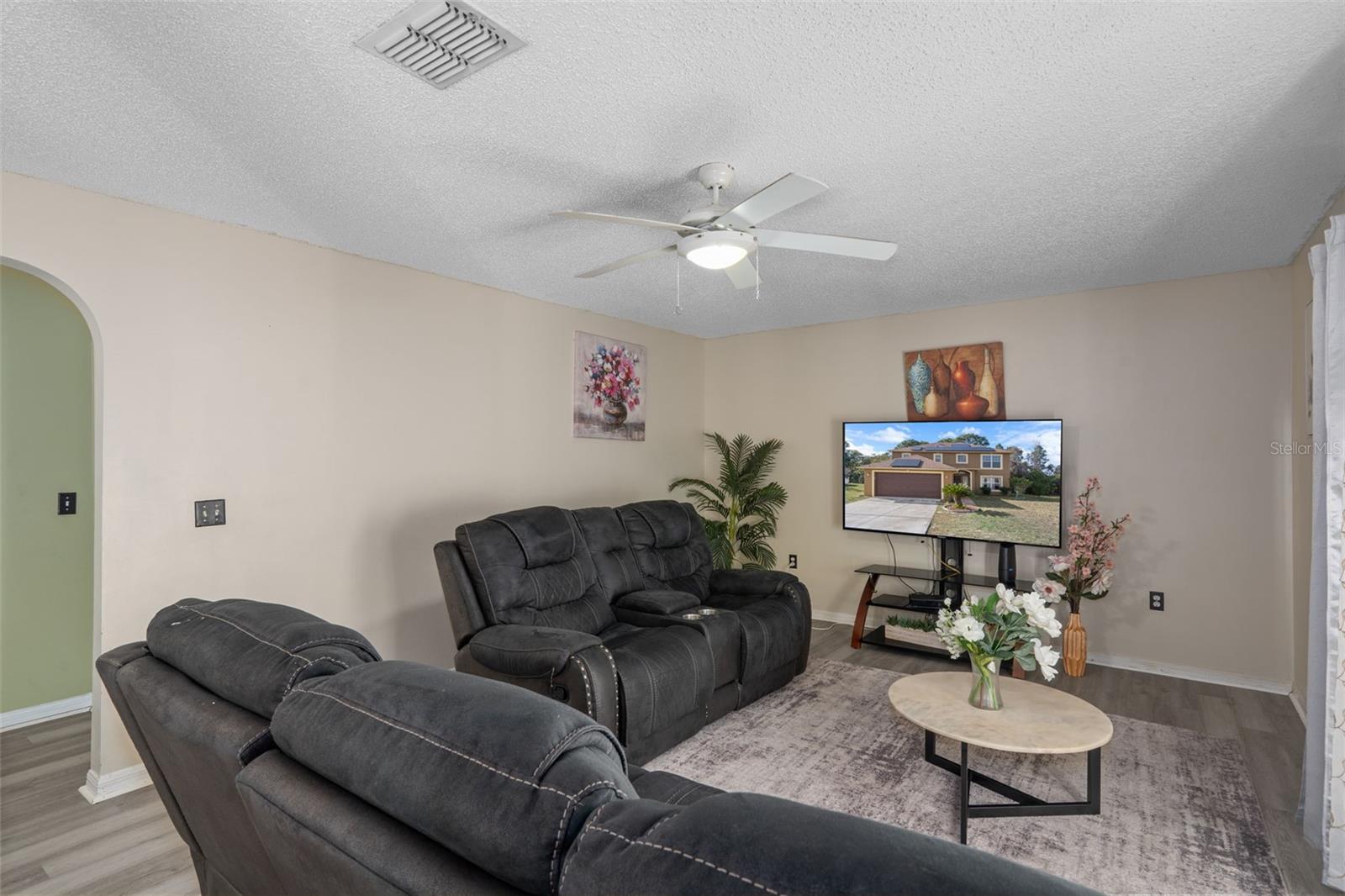 Image 17 of 52 For 2359 Gimlet Avenue