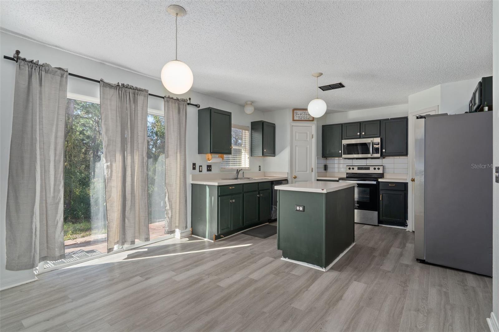 Image 19 of 52 For 2359 Gimlet Avenue