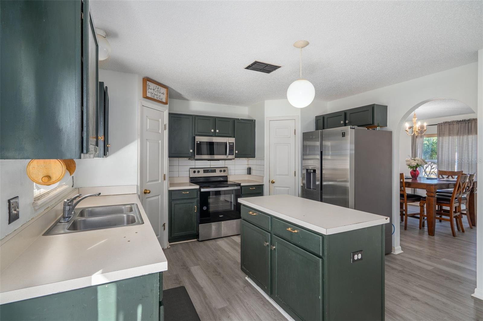 Image 22 of 52 For 2359 Gimlet Avenue