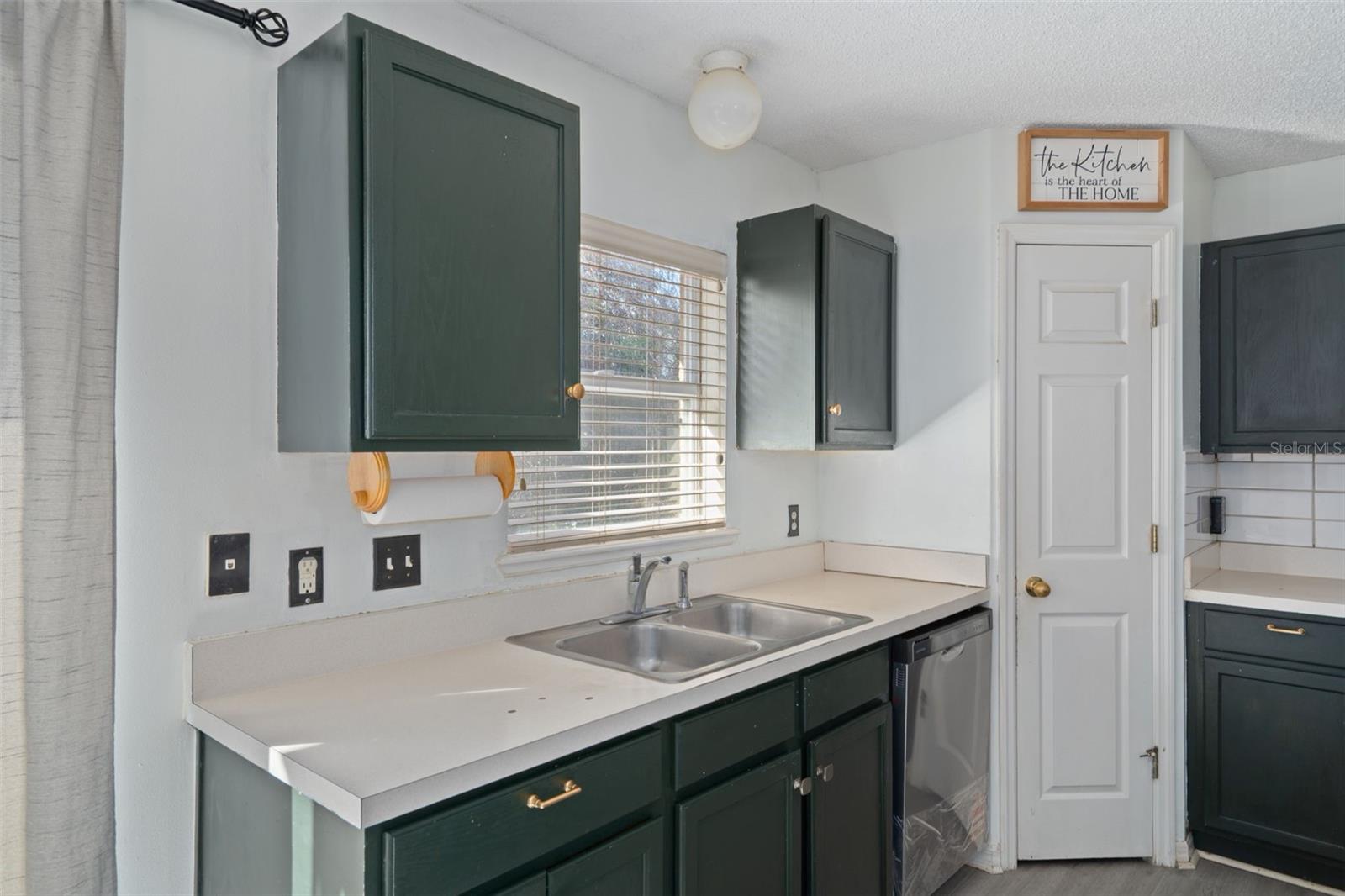 Image 23 of 52 For 2359 Gimlet Avenue