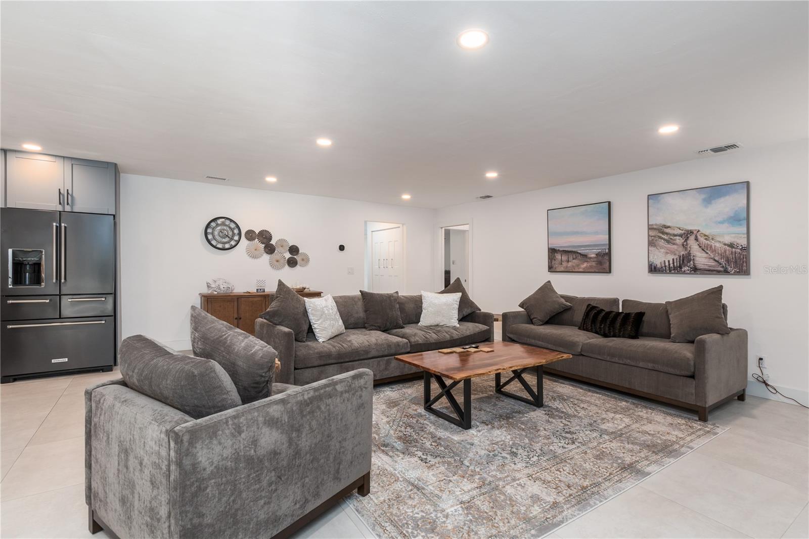 Image 10 of 34 For 400 Plover Place