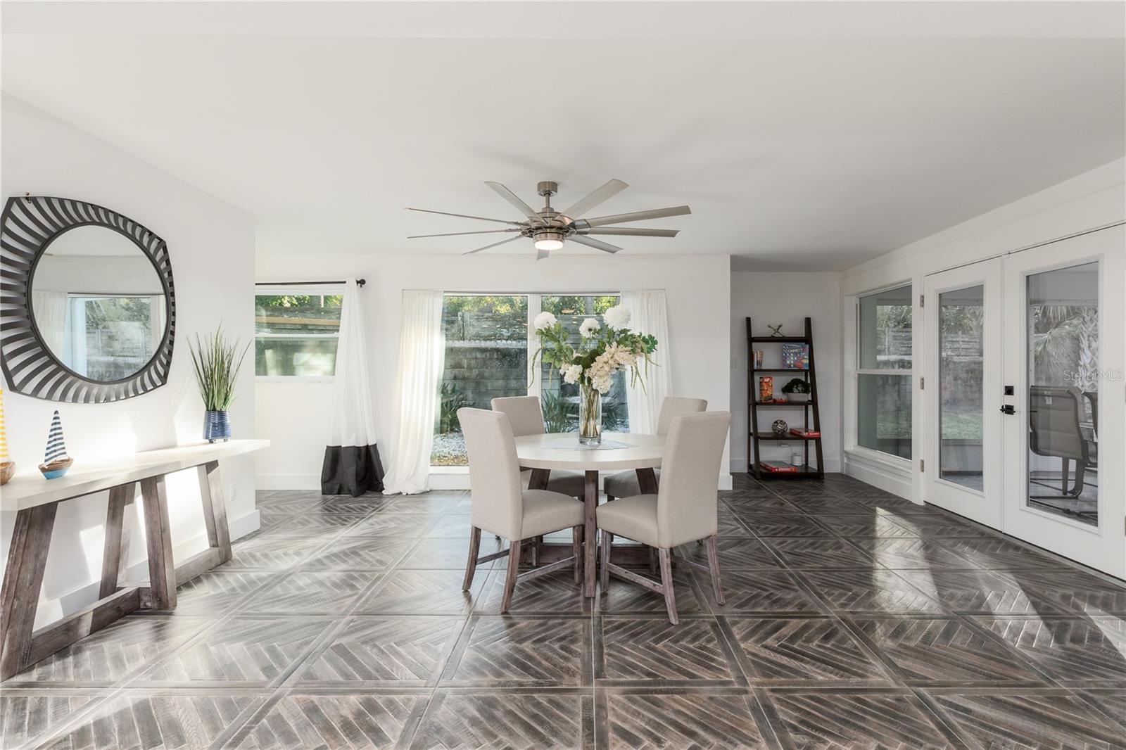 Image 14 of 34 For 400 Plover Place