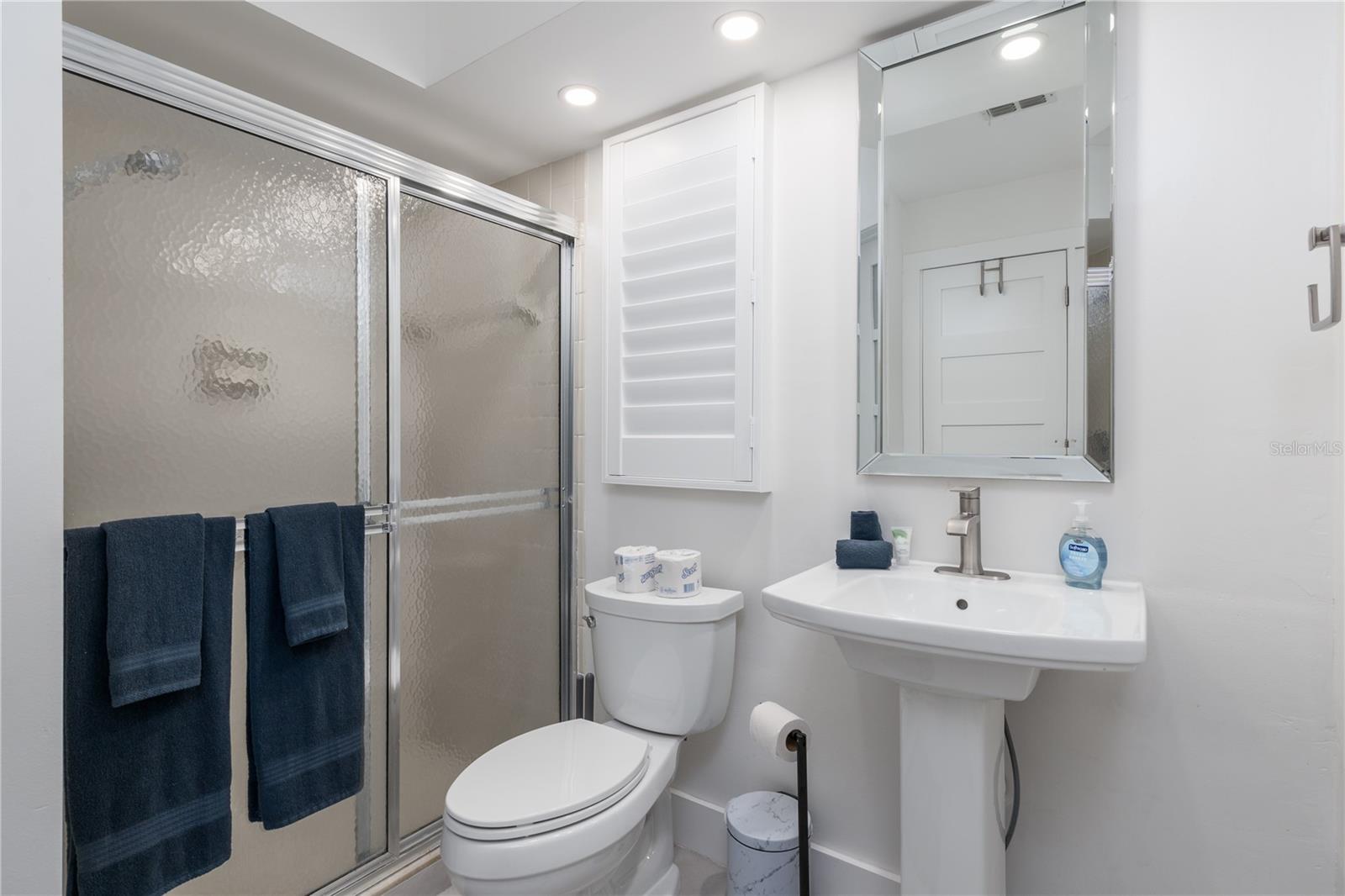 Image 18 of 34 For 400 Plover Place