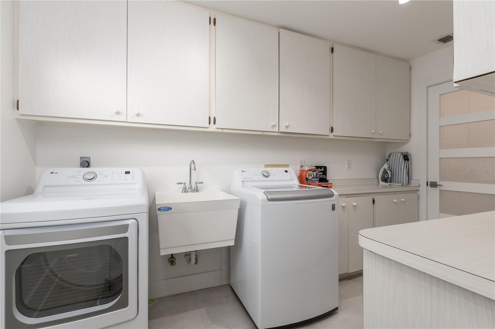 Image 27 of 34 For 400 Plover Place