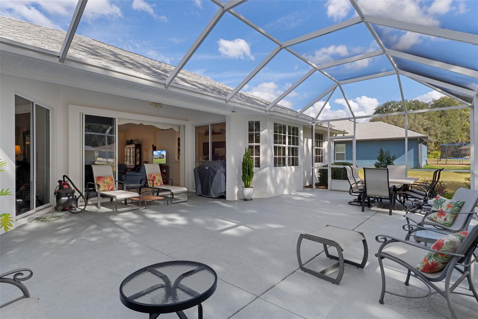 Listing photo id 19 for 2786 Canterbury Lake Drive