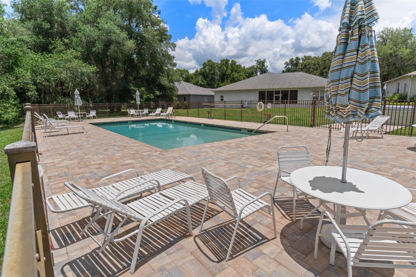 Listing photo id 39 for 2786 Canterbury Lake Drive